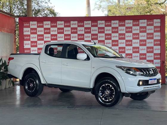 MITSUBISHI L200 TRITON 2.4 16V TURBO DIESEL SPORT GLS CD 4P 4X4 AUTOMÁTICO